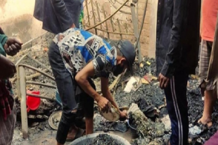 কাশিমপুরে ২২টি বাড়ি আগুনে পুড়ে ছাই 